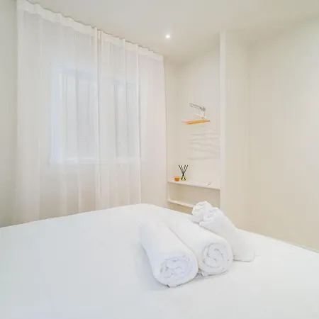 Apartament Milenial Immo Beachfront With Parking Roses
